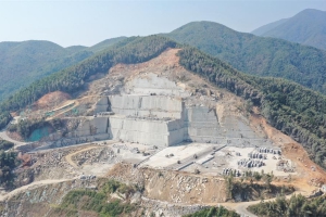 礦山資源